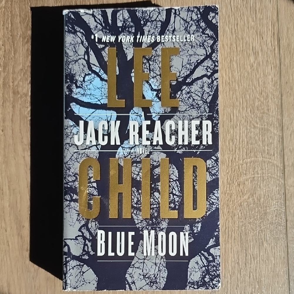 Lee Child "Blue Moon" Jack Reacher Paperback - Book